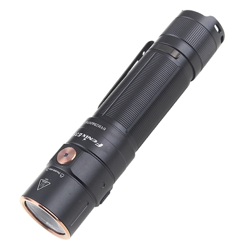 페닉스 LED 충전라이트 E35R 3100루멘 충전지O 충전케이블O